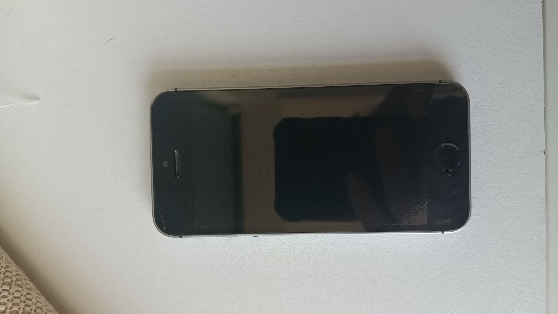 iPhone SE sem cabo