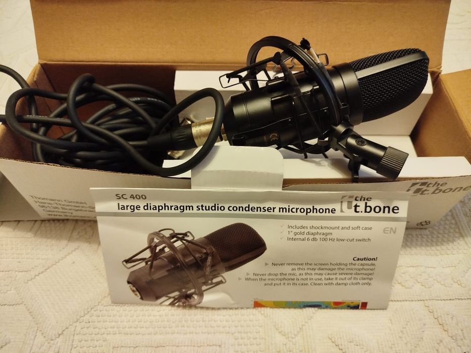 Piano digital, suporte, tripé e conjunto de som