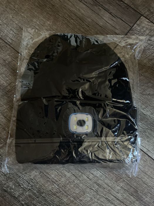 Шапка тепла      . Шапка зимова . Шапка з ліхтариком.