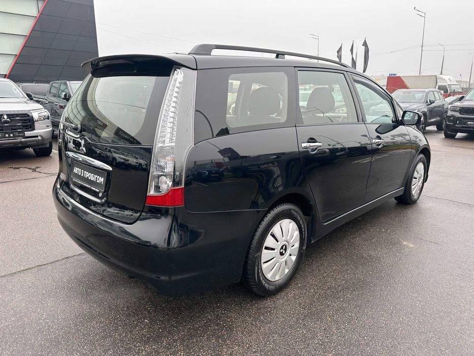 Mitsubishi Grandis 2005