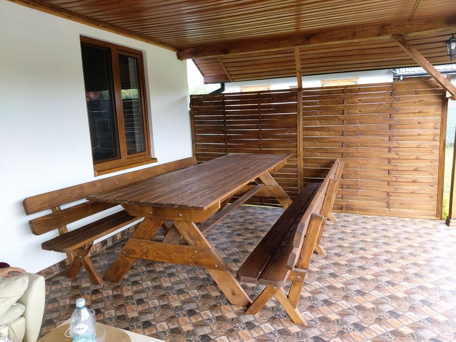 Sprzedam stół tarasowy , biesiadny 3m długi. 1m szer.