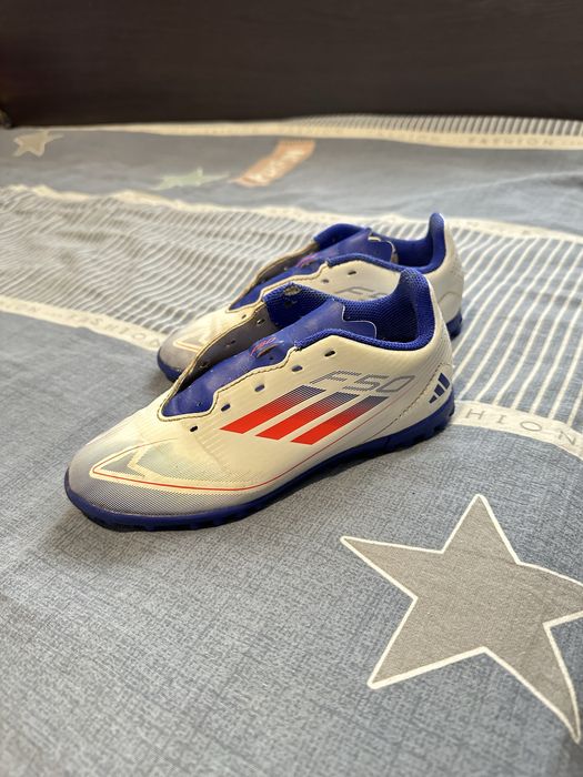 Бутси сороконіжки адідас