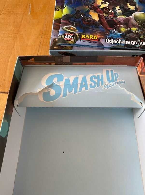 Gra karciana Smash up + dodatek Smash up Awesome Level 9000