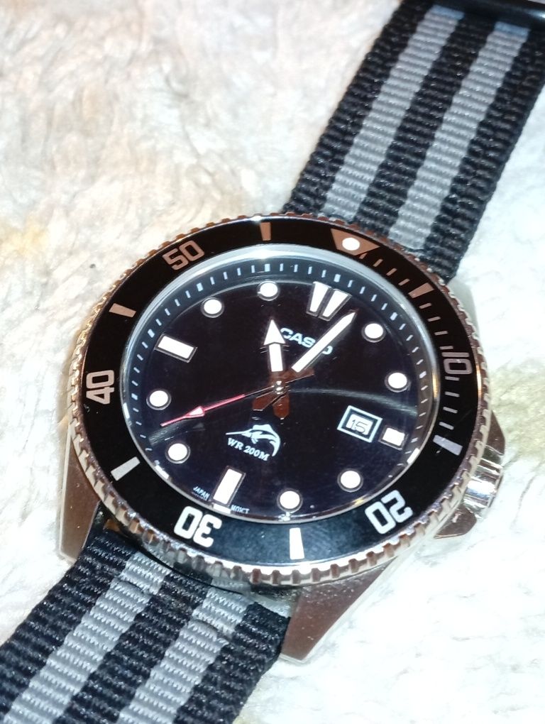 Zegarek męski Casio MDV-106 Marlin.