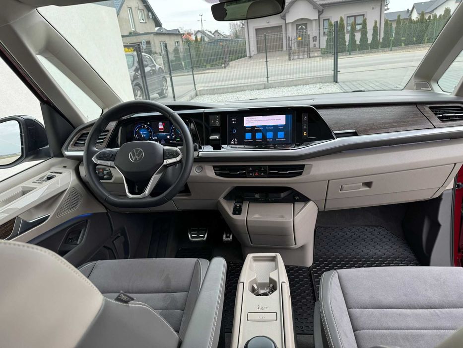Wynajem Busa 7osób VW Multivan Hybryda 218 KM Full opcja RENT