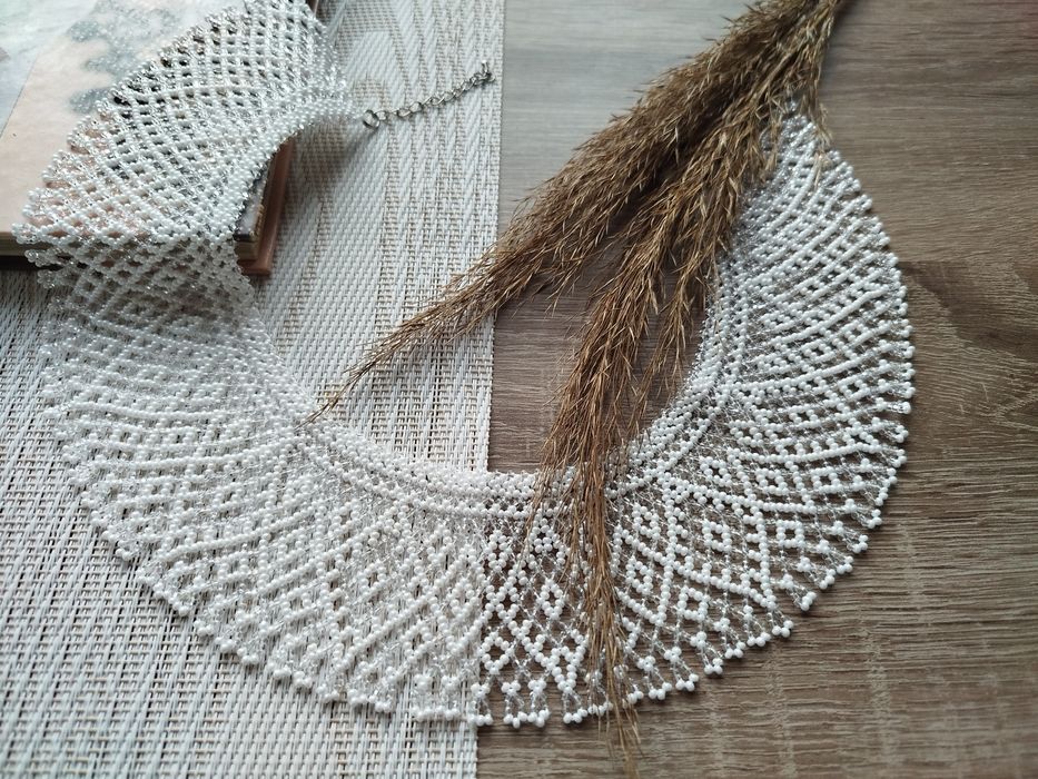 Силянка прозоро-біла, кольє, прикраса з бісеру