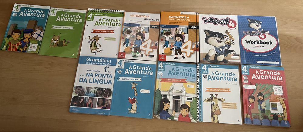 Livros 4 ano com capas de protecao em mt bom estado