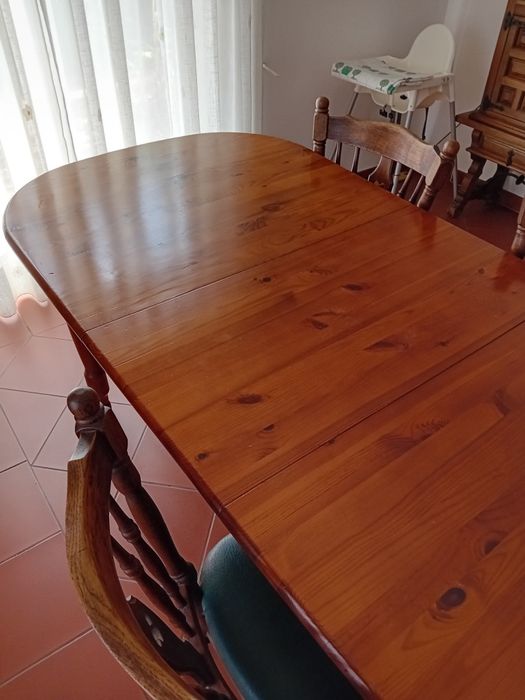 Mesa + 4 cadeiras
