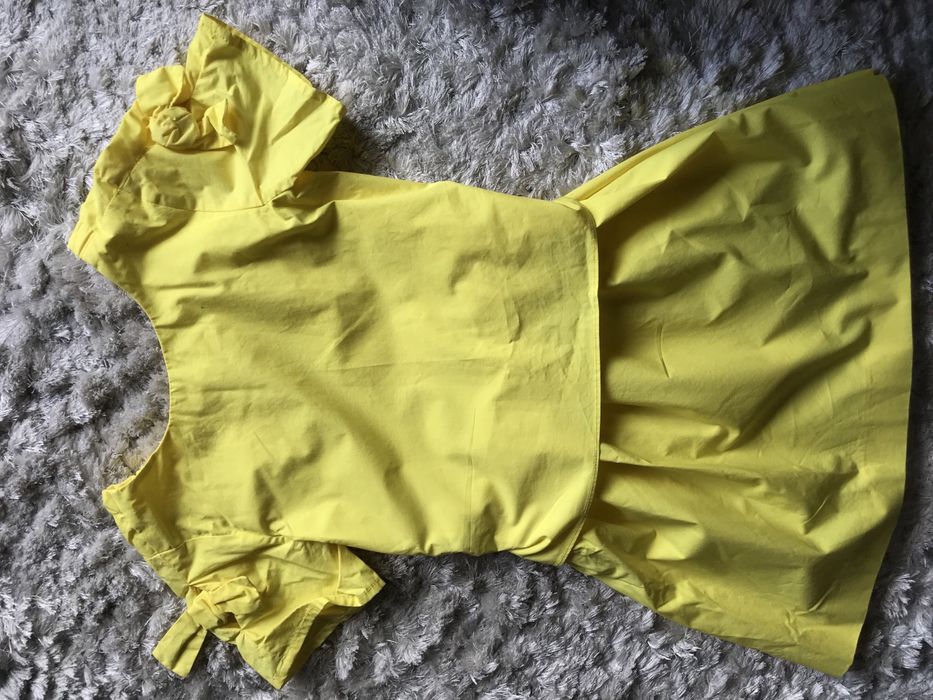 Dois Vestidos de menina, Zara 4/5 e 8 anos