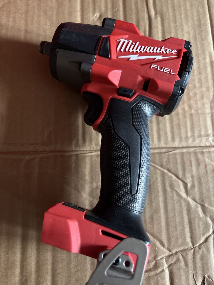 Milwaukee M18 FMTIW2F12-0 klucz udarowy 1/2' 881Nm 18V  FV 23%.
