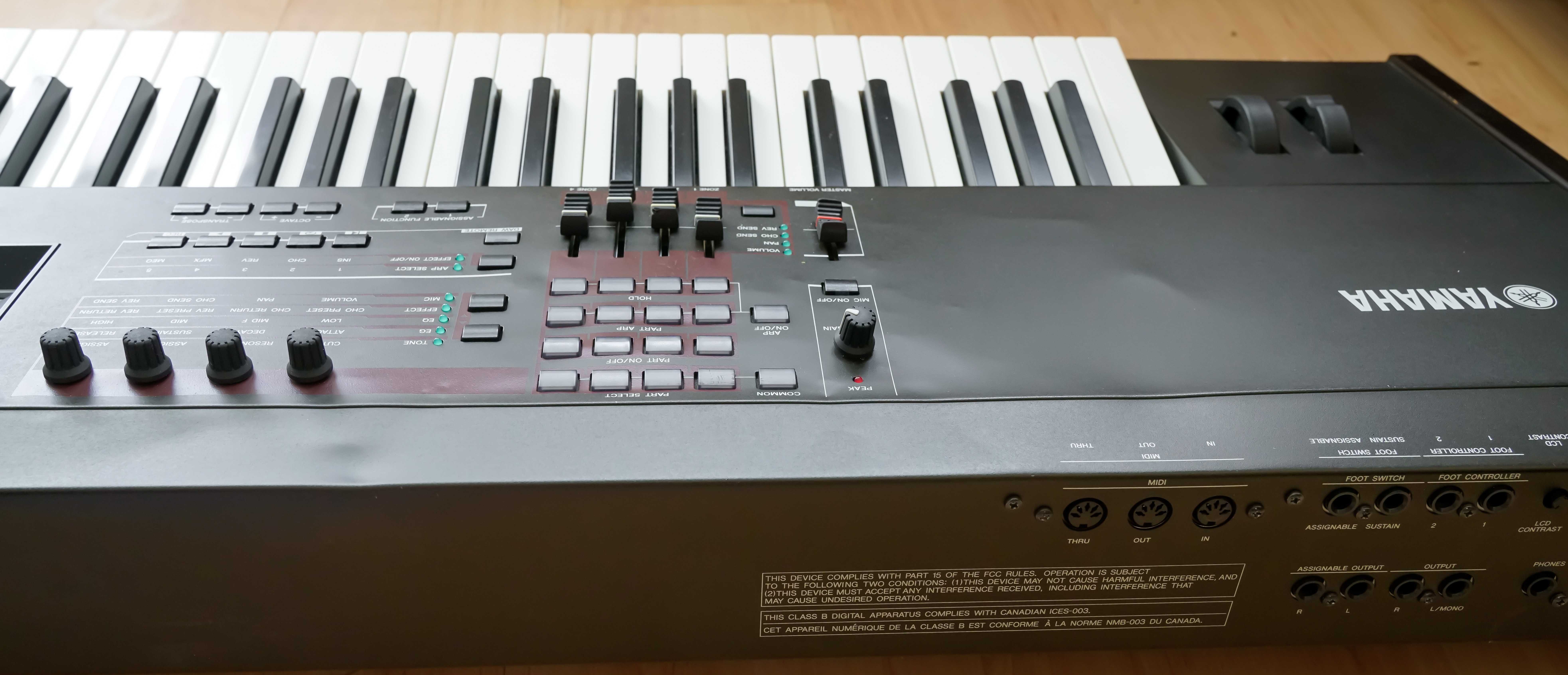 Yamaha s70 xs  Workstation , Syntezator