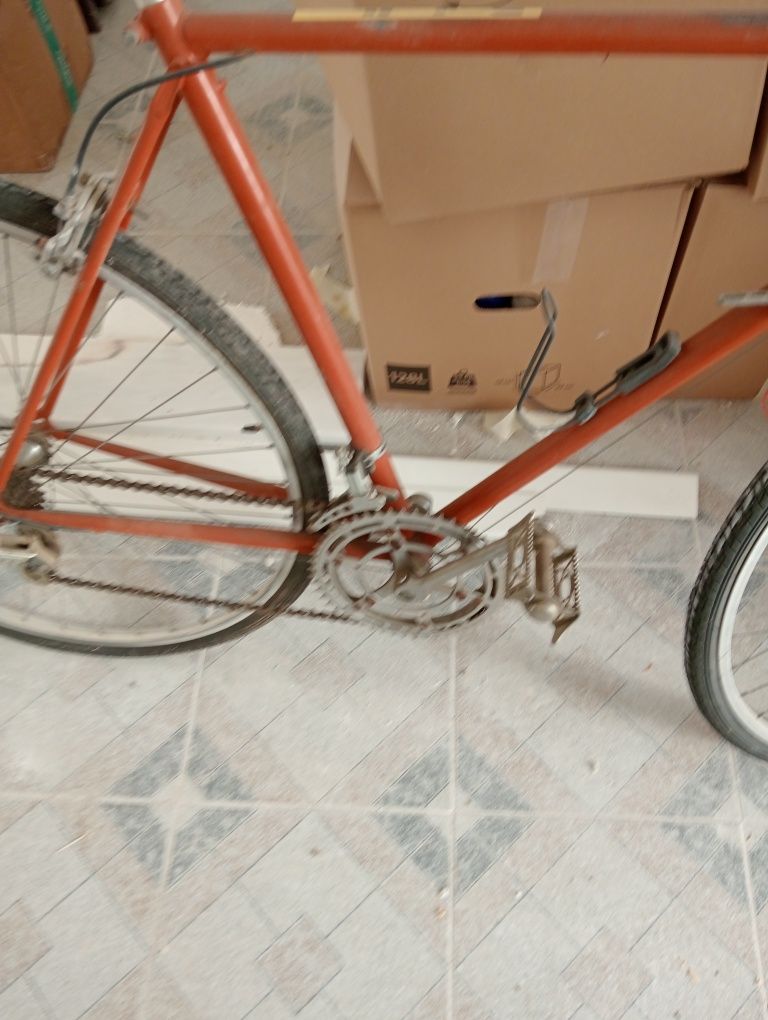 2 Bicicletas, tipo BMX e ciclista