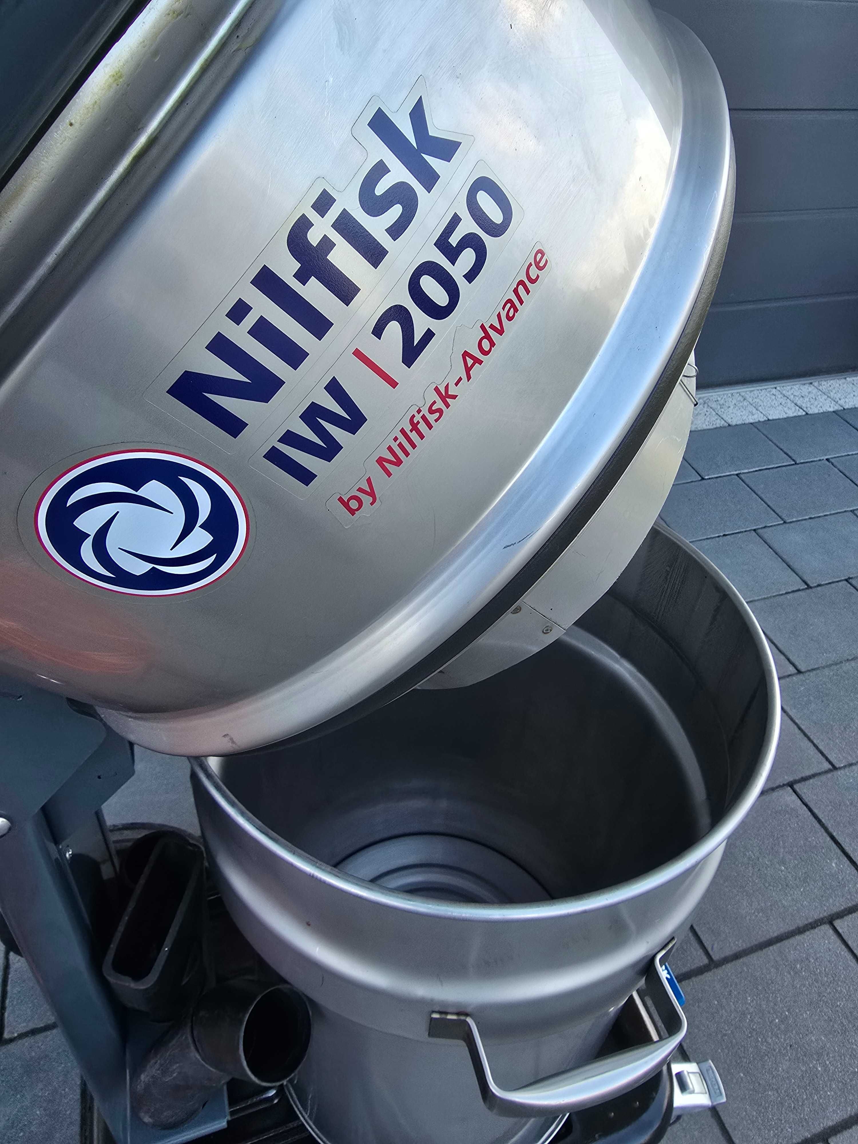 Odkurzacz Przemysłowy na Mokro Nilfisk IW 2050 Oleju Wiórów Chłodziwa