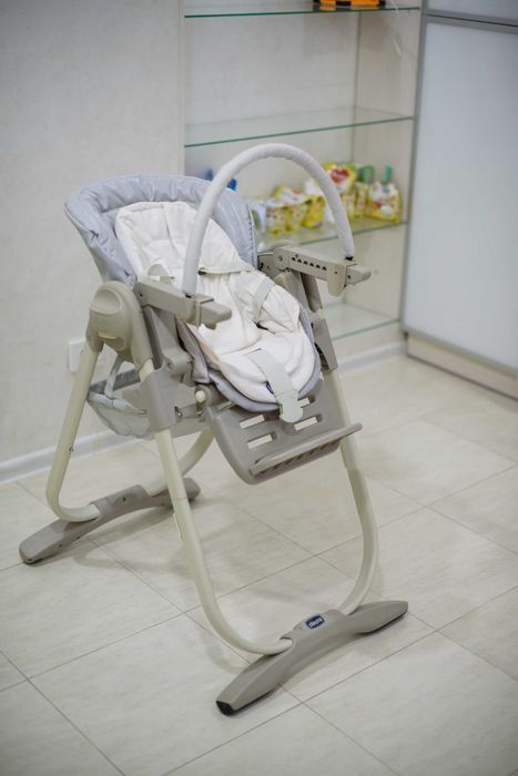 Детское кресло для кормления Chicco Polly Magic (Серое)