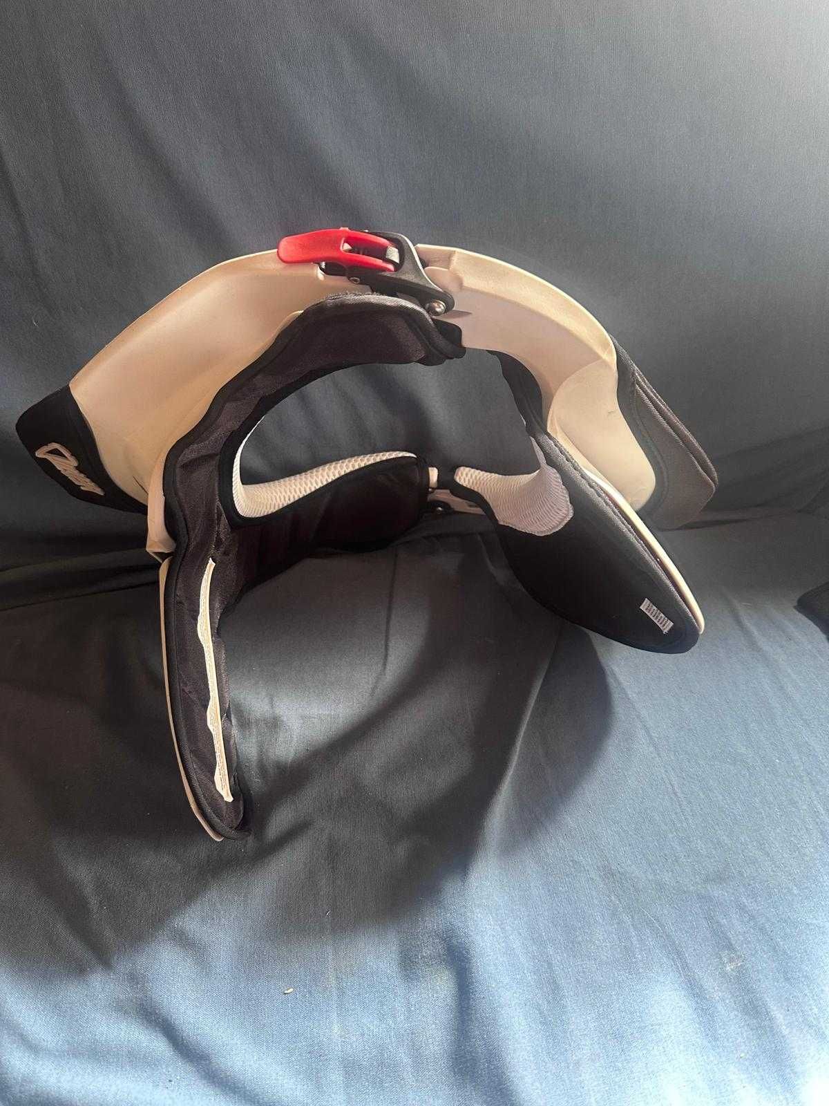 Neck brace leatt