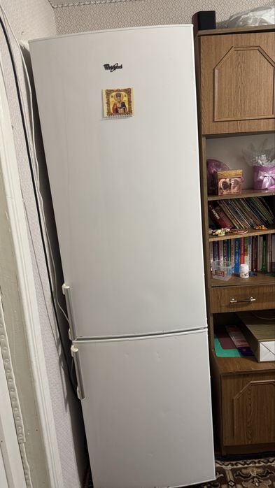 Продам холодильник