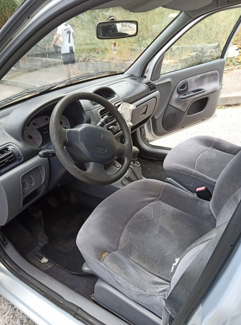 Renault Clio ano 2001 gasoleo