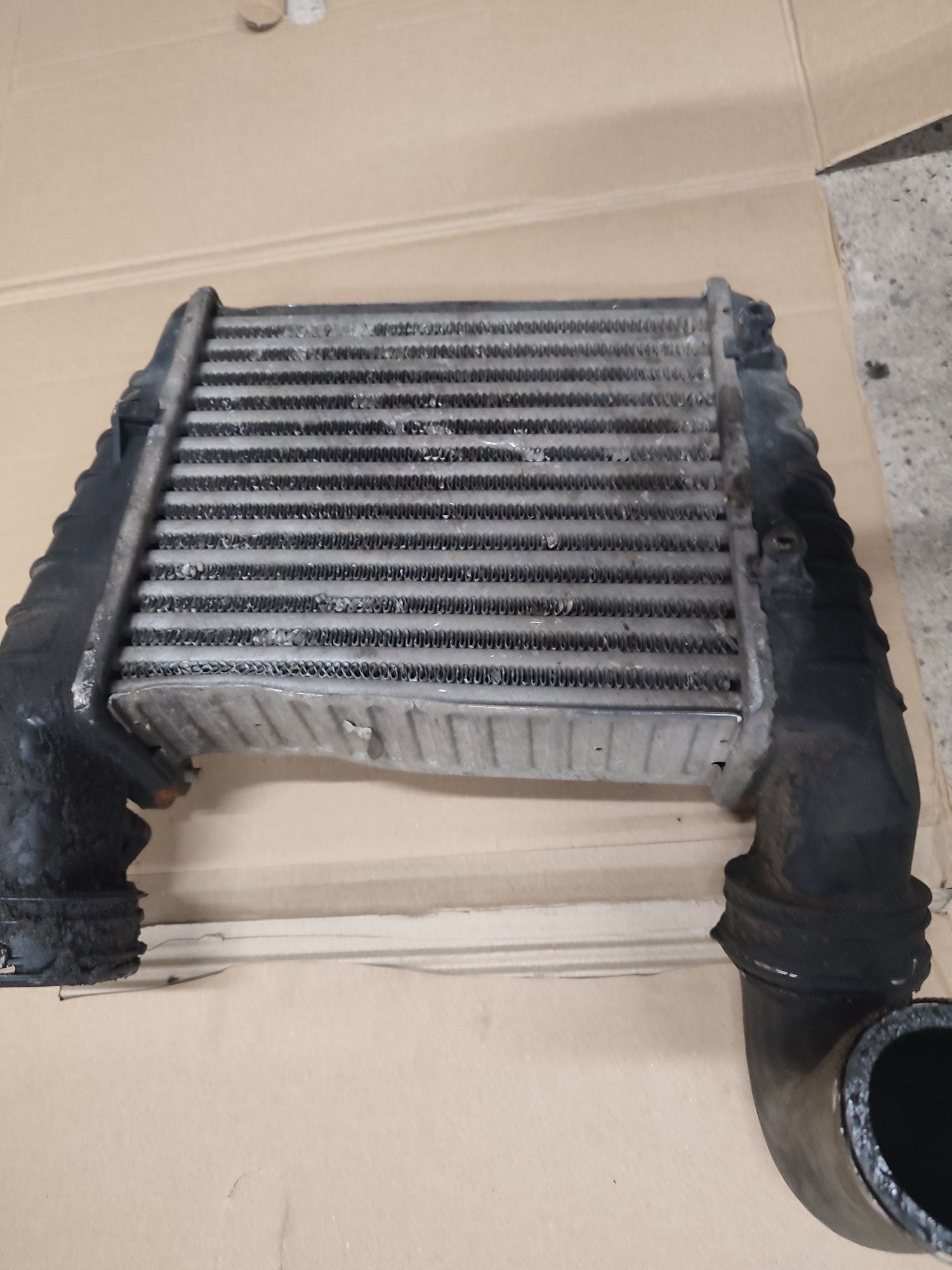 Intercooler powietrza chłodnica 1.8 t passat B5 audi a4 B5 A6 C5 AWT