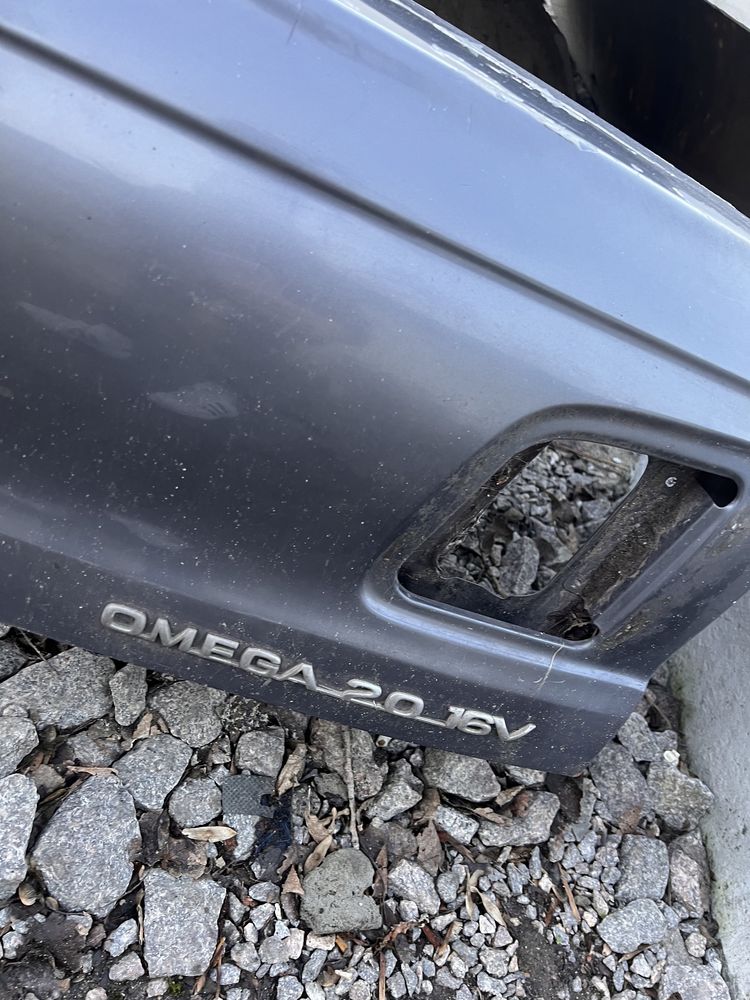 Кришка багажника Opel