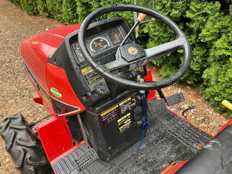 Mini Traktor Mitsubishi MT185 Ciągnik Sadowniczy Komunalny