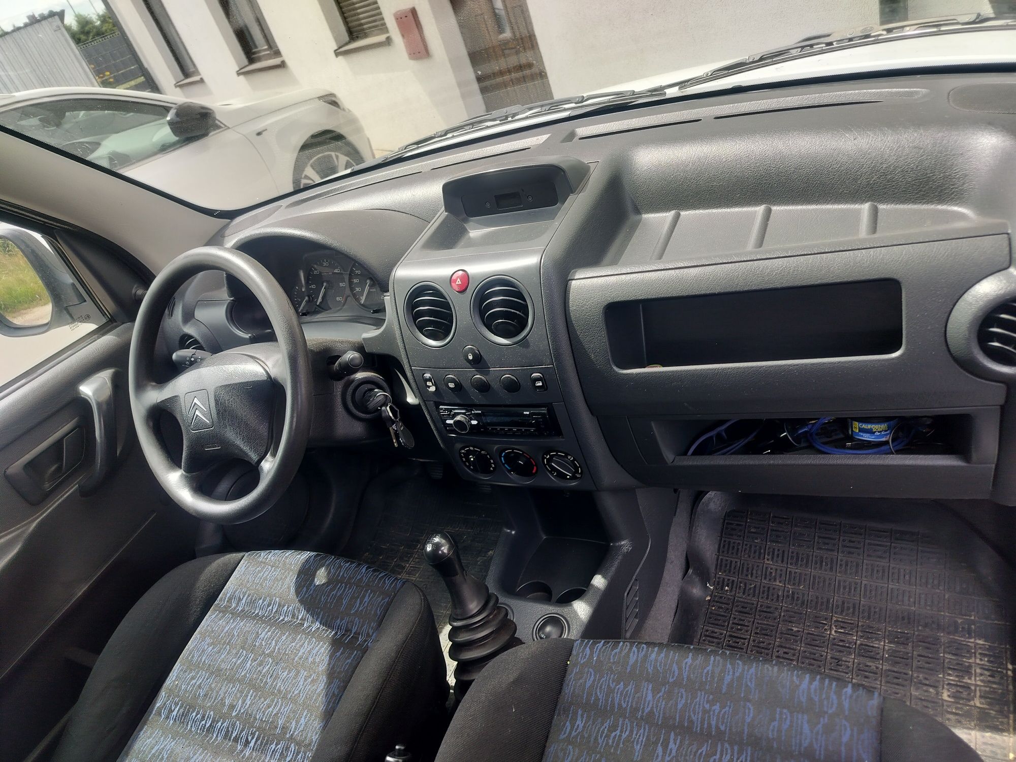 Citröen Berlingo 2003r, nowy rozrząd, świeże OC, stan BdB
