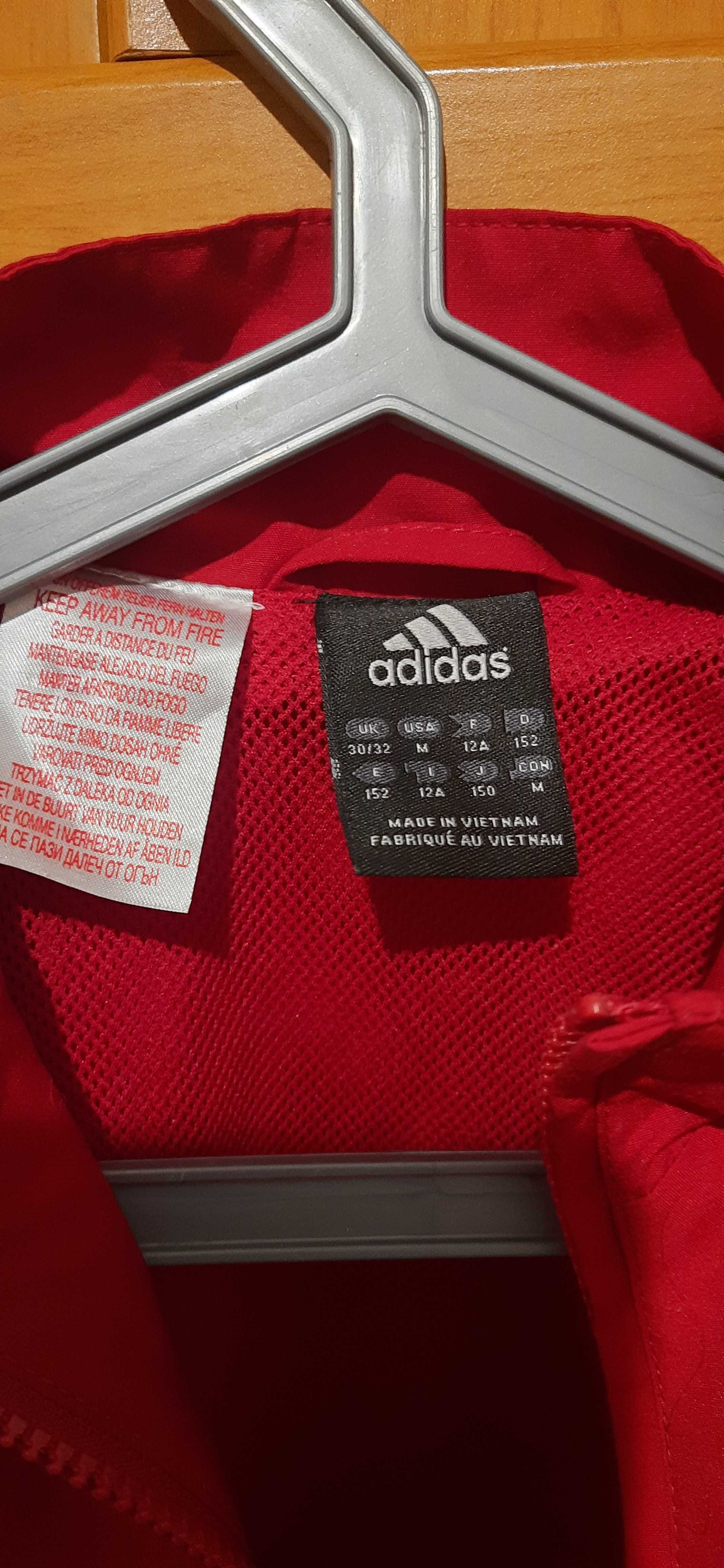 Продам вітрівку на хлопчика adidas