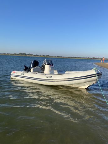 Barco Semi-rigido valiant V-450