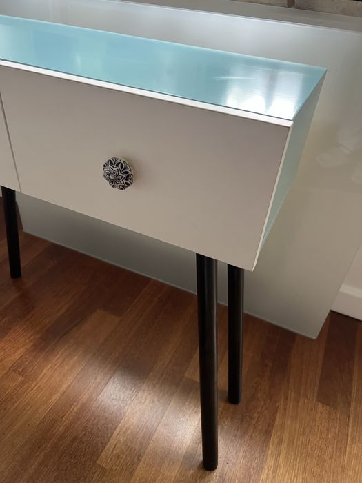 Komoda konsola szafka używana turkusowa biała szuflady