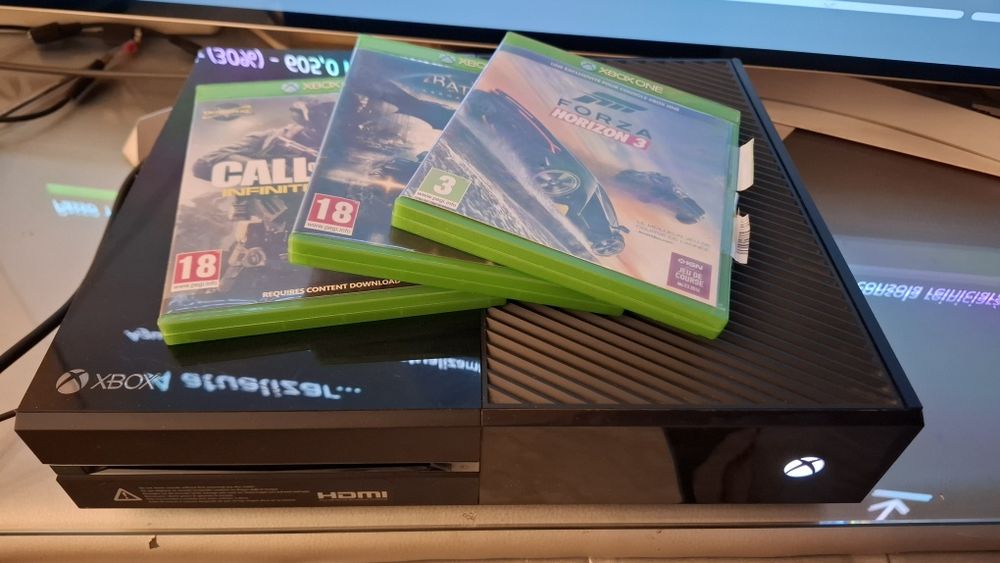 Xbox One 500Gb + 3 Jogos