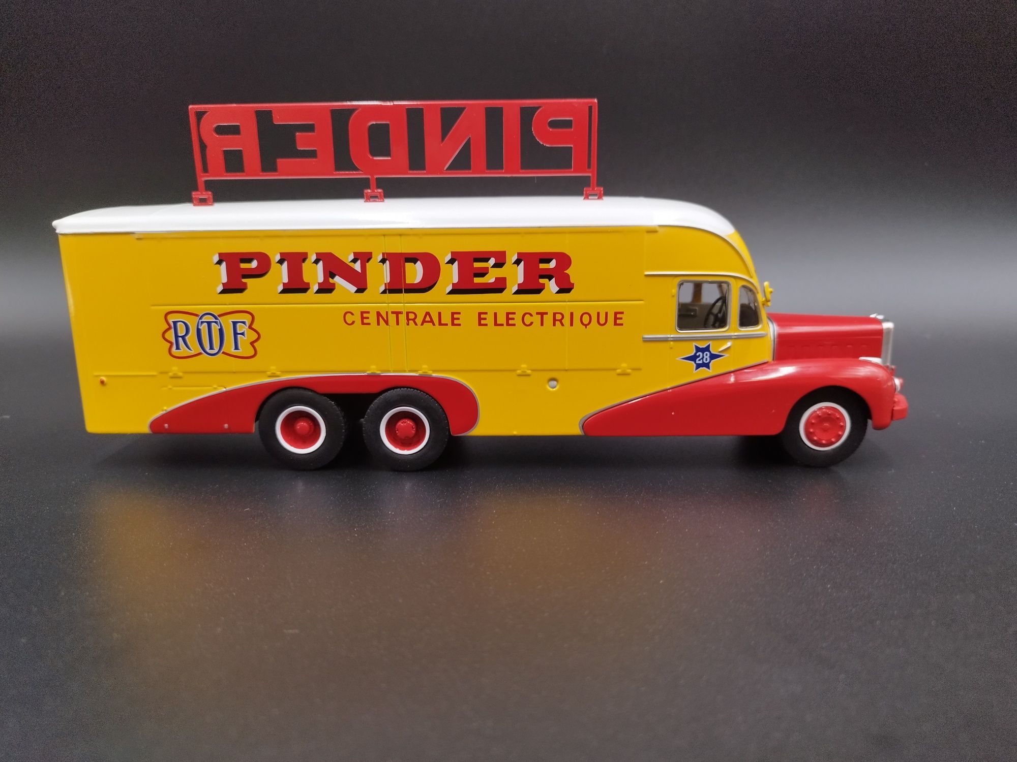1:43 Direct Collection BERNARD 28 Electrical Truck Pinder circus model