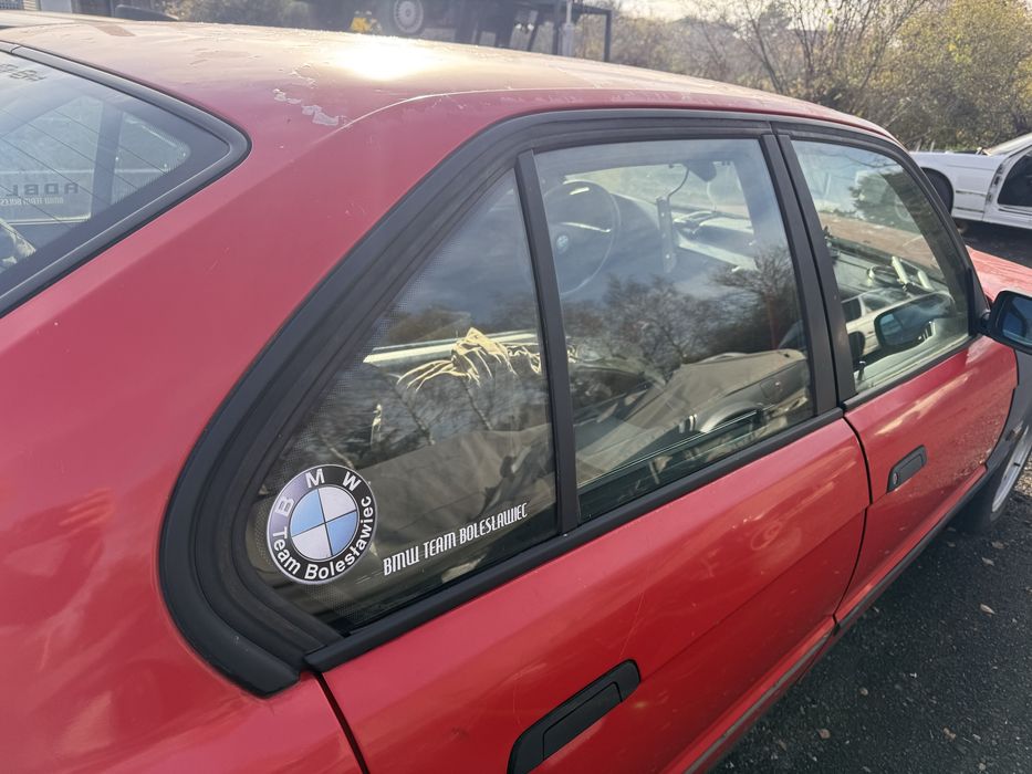 Kompletny pakiet  shadowline bmw e34 sedan rarytas listwy