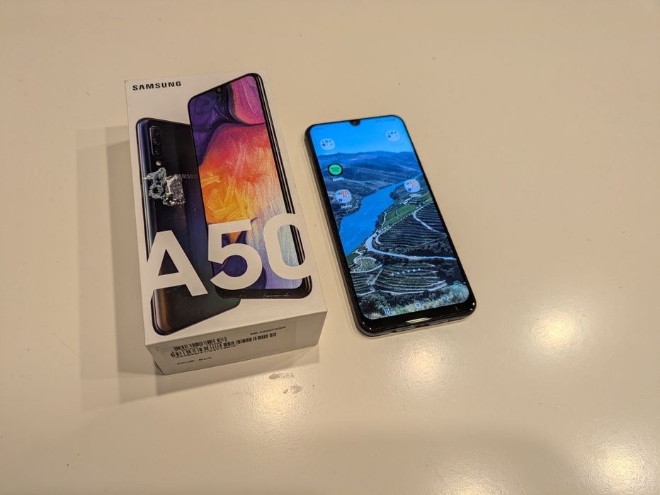 Telemóvel Samsung A50 como novo