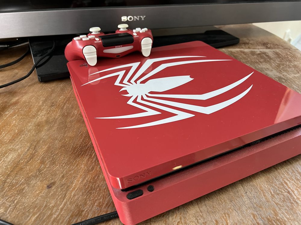 Sony playstation 4 PS4 1 tb limitowana wersja spider man