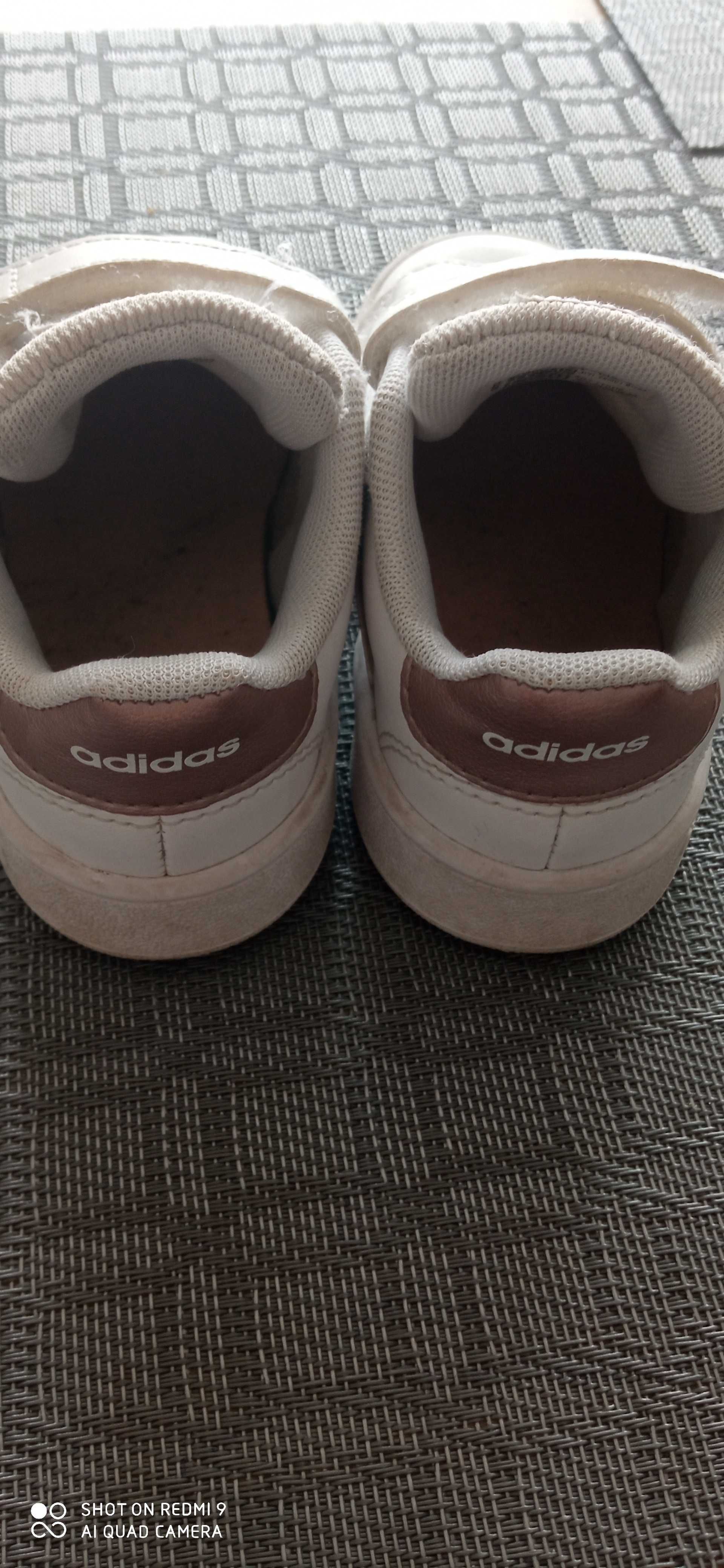 Buty, adidasy dla dziewczynki Adidas r. 23