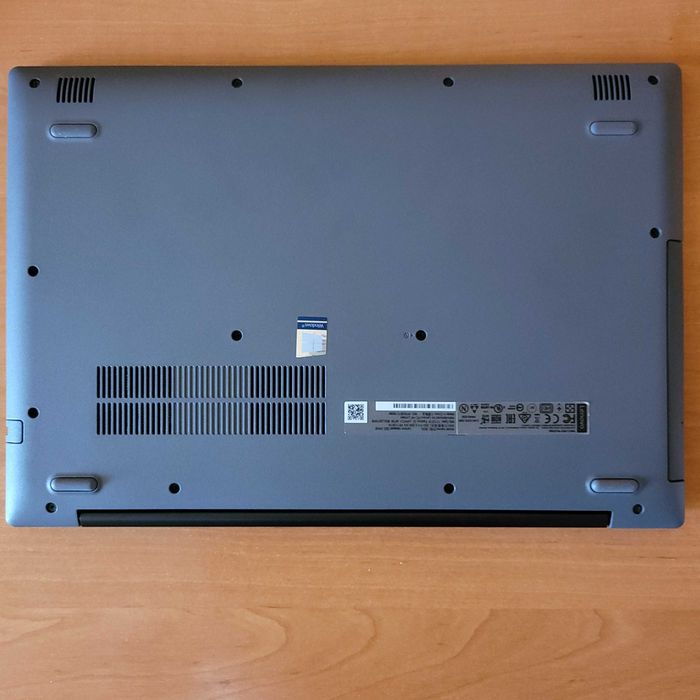 Zadbany laptop lenovo