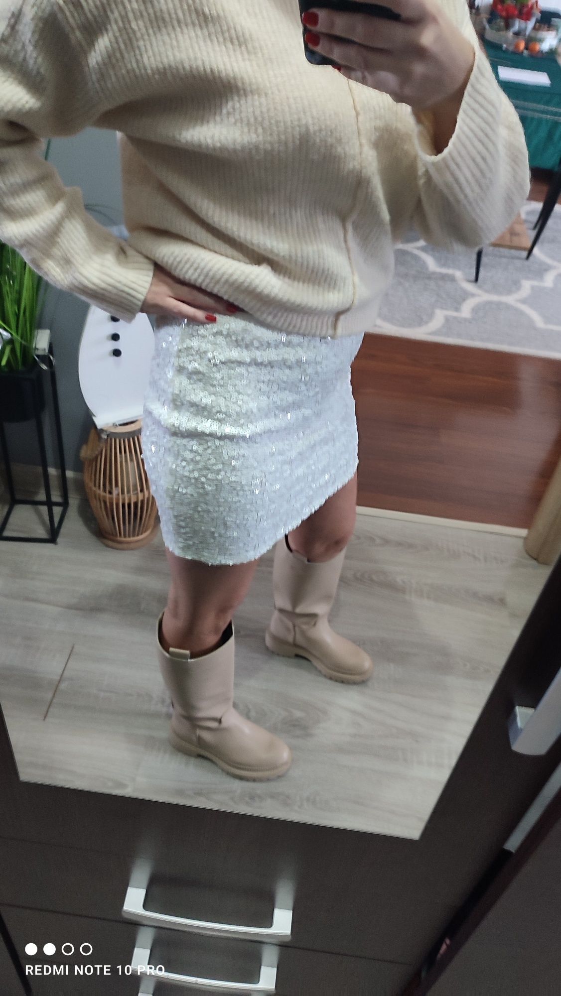 Biała cekinowa spódnica mini imprezowa spódniczka