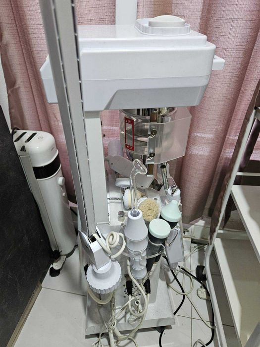 Vendo Mobiliario de clinica de estetica com Maquina de Laser