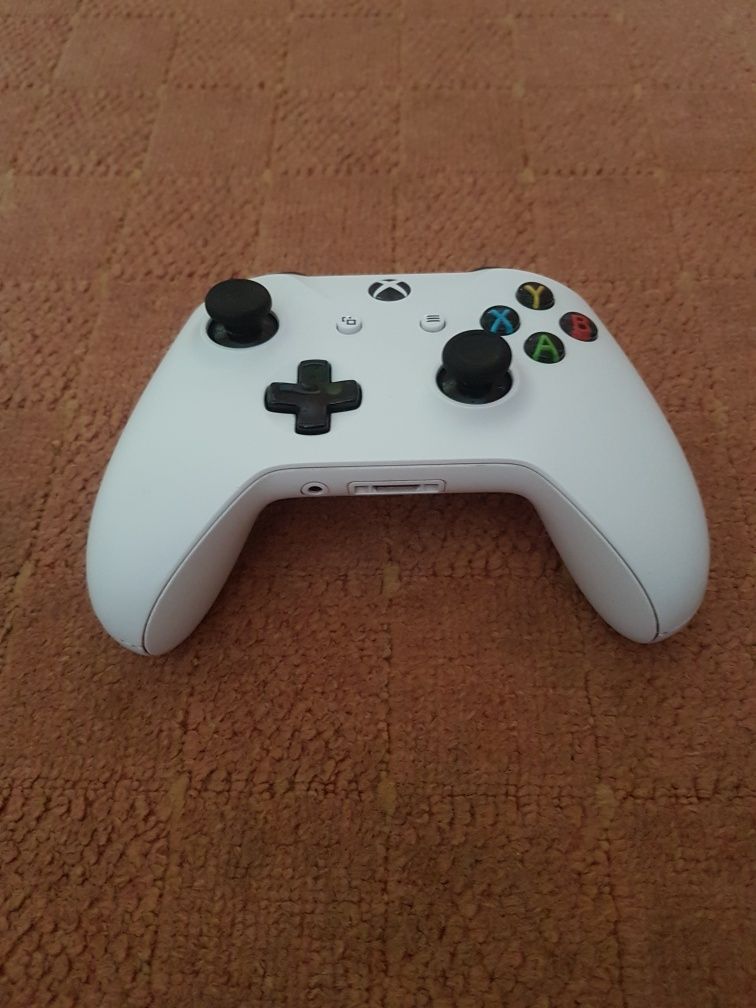 Pad Xbox one s w super stanie