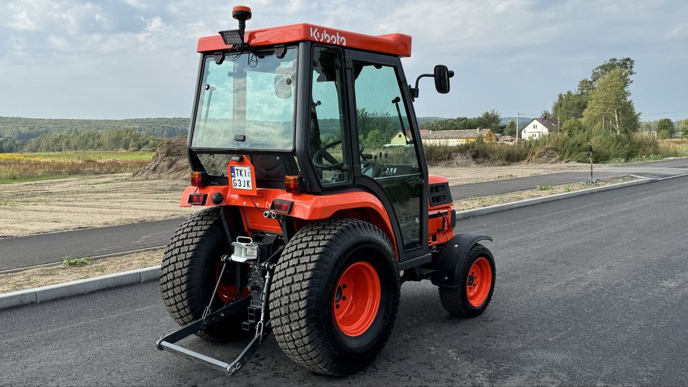 KUBOTA ST 30 / 4x4 / kabina / 3x wałek WOM / tuz / zarejestrowany