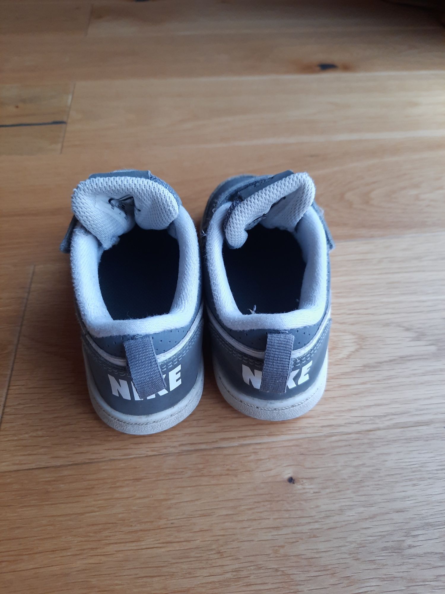 Buty nike dziecięce rozmiar 25 eu , 14cm