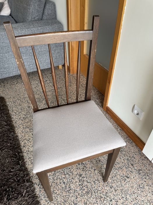 Cadeira Madeira com forro de tecido