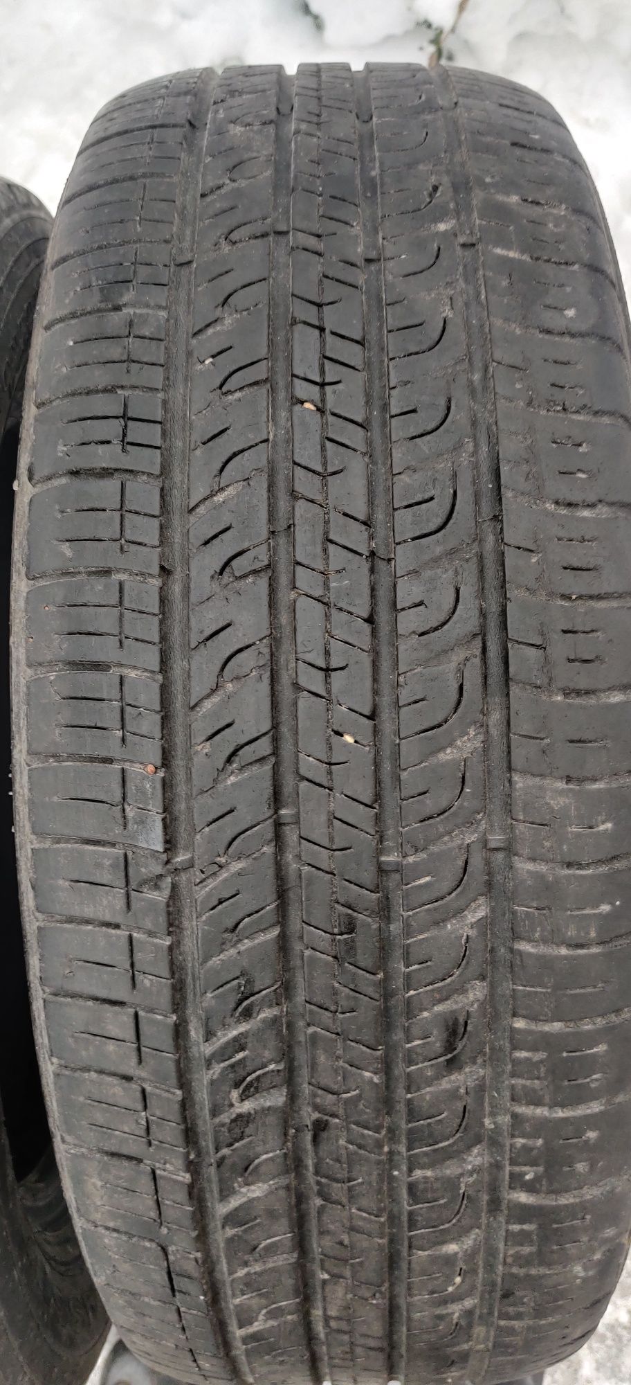 Good Year Assurance 235/60r18