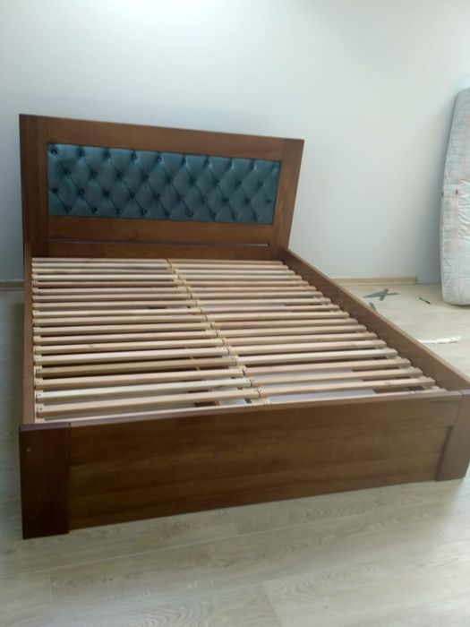 Ліжка з натуральноі деревини