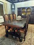 Mesa com 8 cadeiras