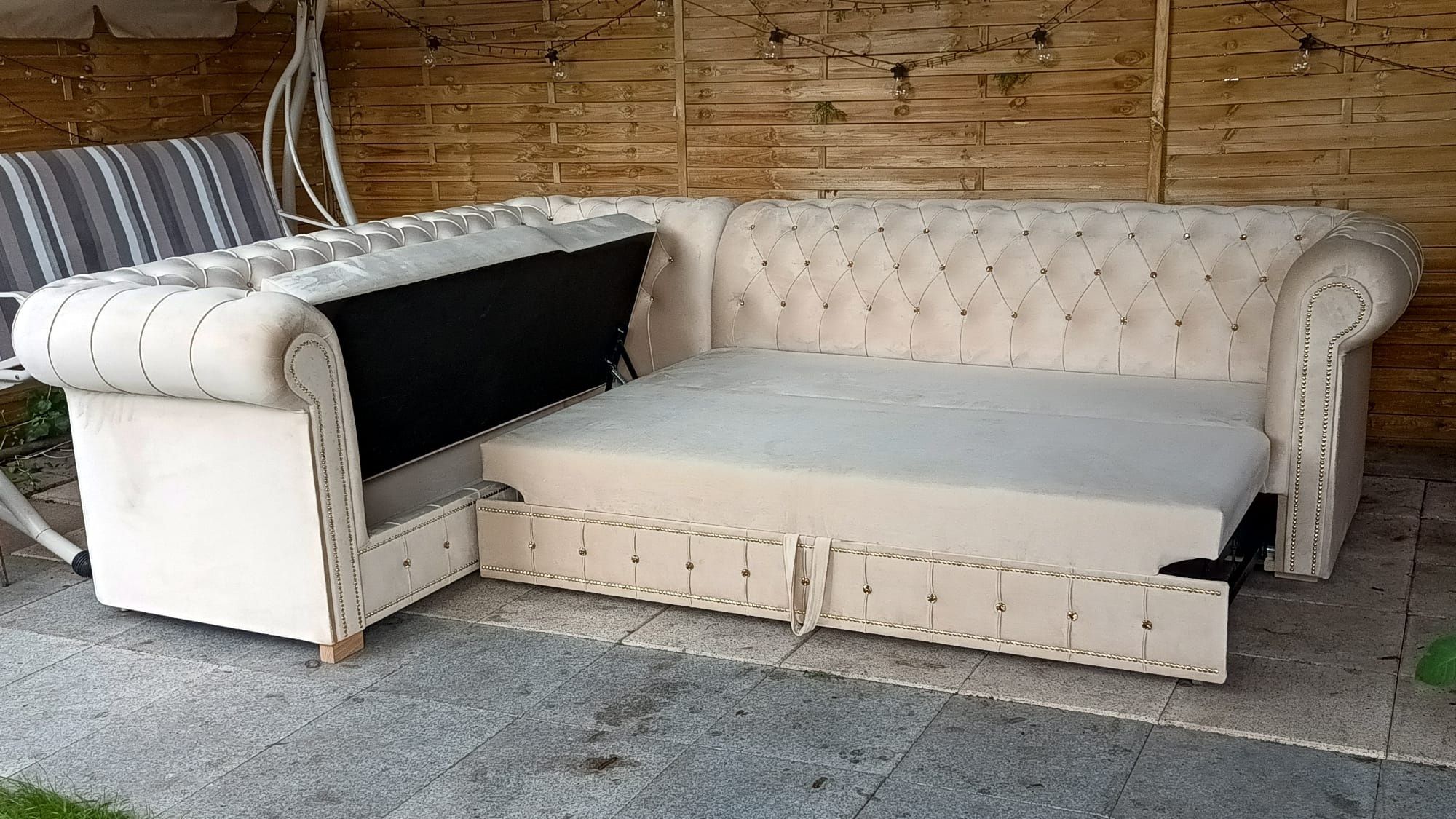 Sofa Chesterfield IV III II I. Narożnik.