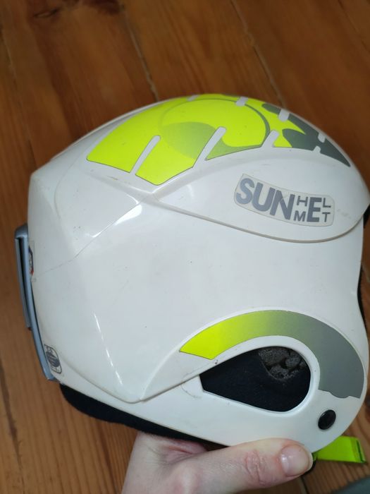 Дитячий шолом для зимових видів спорту