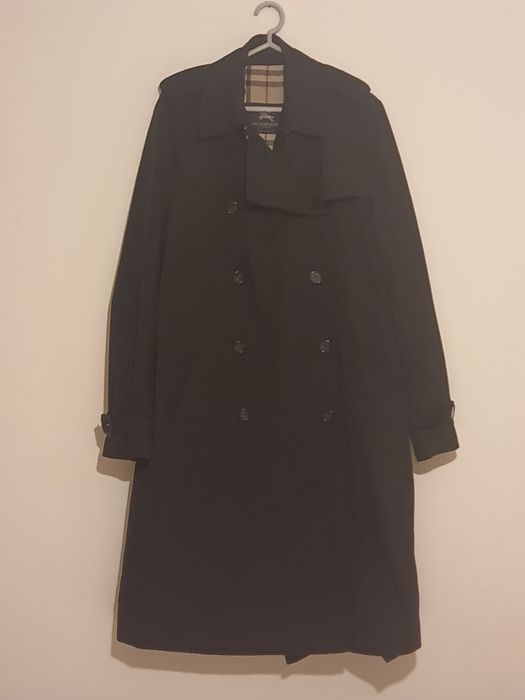 Sobretudo preto burberry impecável