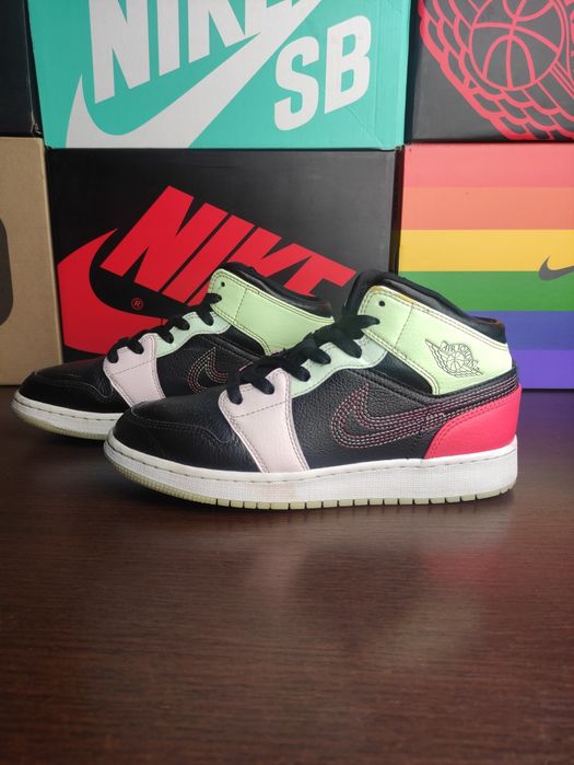 Buty Nike Air Jordan 1 Mid Se 37.5 EU  23.5 cm Glow in the dark  aj1 j