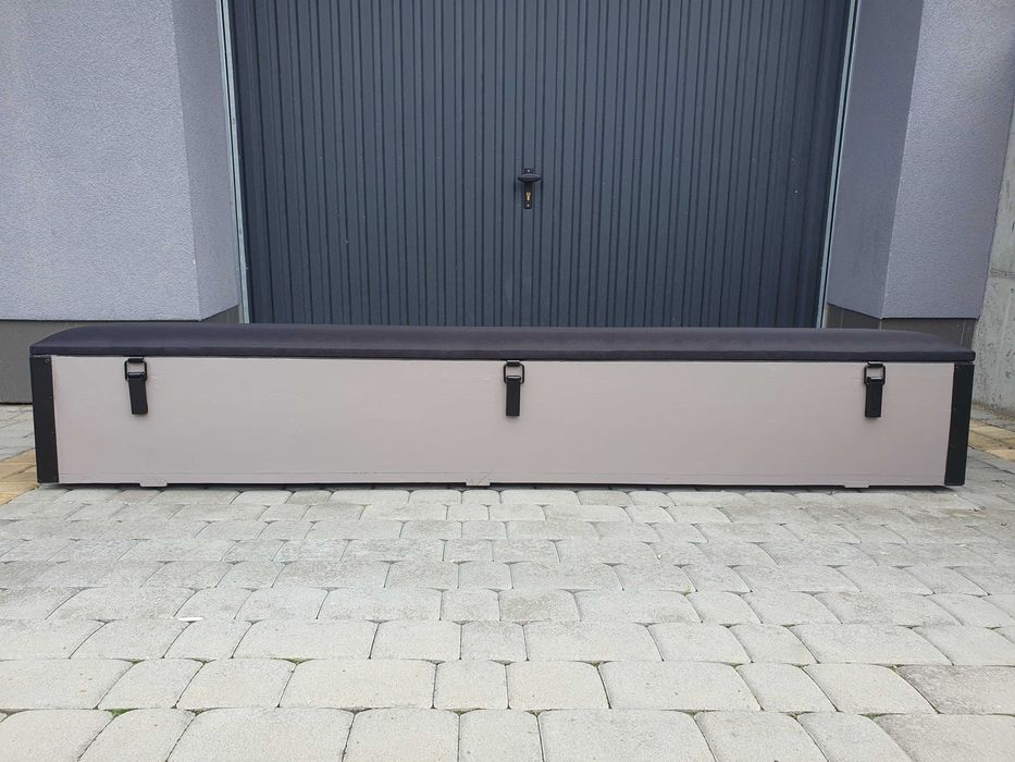 Skrzynia wojskowa z siedziskiem