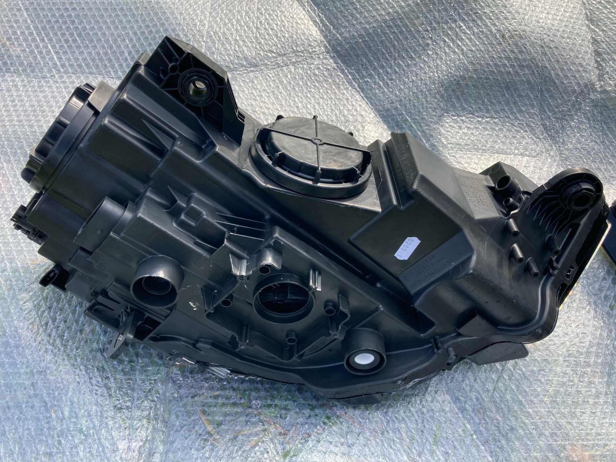 Фары ORIGINAL Б/У AUDI A3 8V Bi-Xenon без блоков 16-20год.